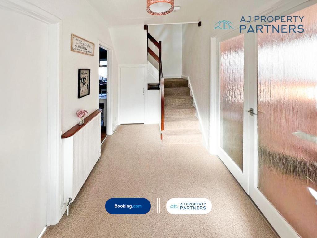 Premium Deal L Hill View Home L Last-Minute Offer L Cheltenham L Aj Properties L Perfect For Short Or Long Stays L 4Beds 4Bedrooms Zewnętrze zdjęcie